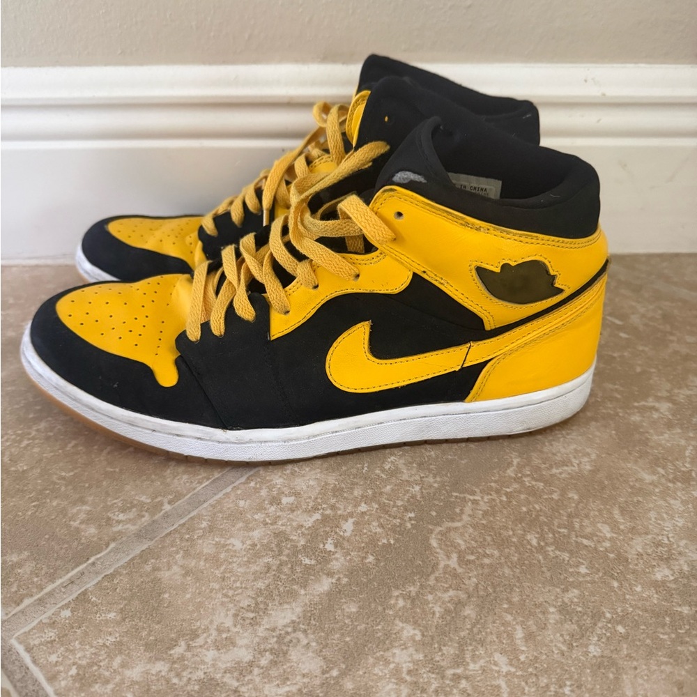 Nike Black and Yellow High-Top Sneakers